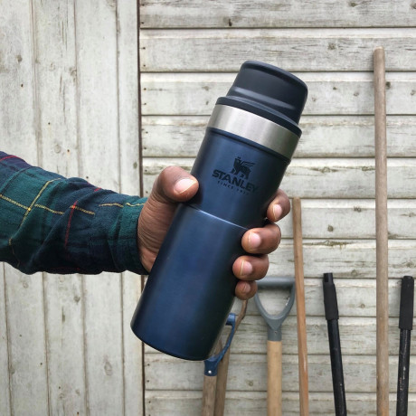 Термокружка Stanley Classic Trigger-Action Travel Mug 0.35 л Nightfall